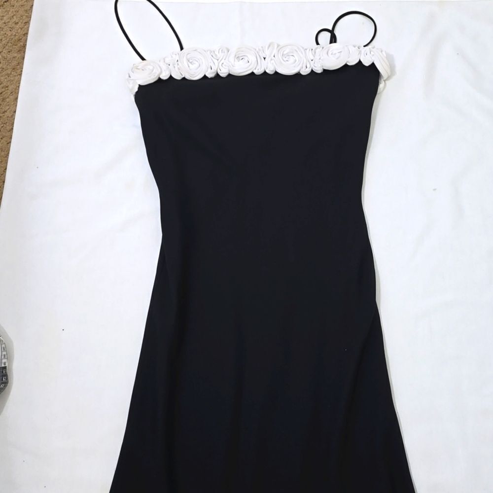 MARK‎ AND JOHN FORMAL VINTAGE DRESS SIZE 6 (first very small)